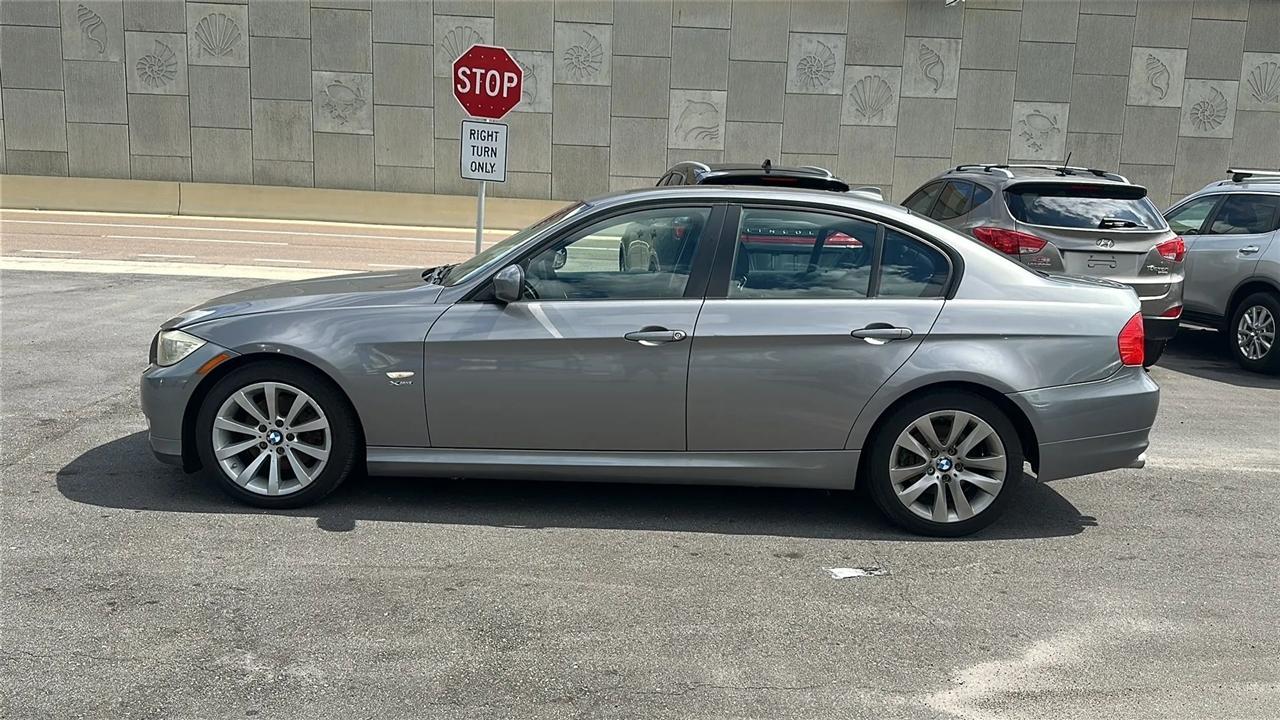 BMW 3 Series  2011