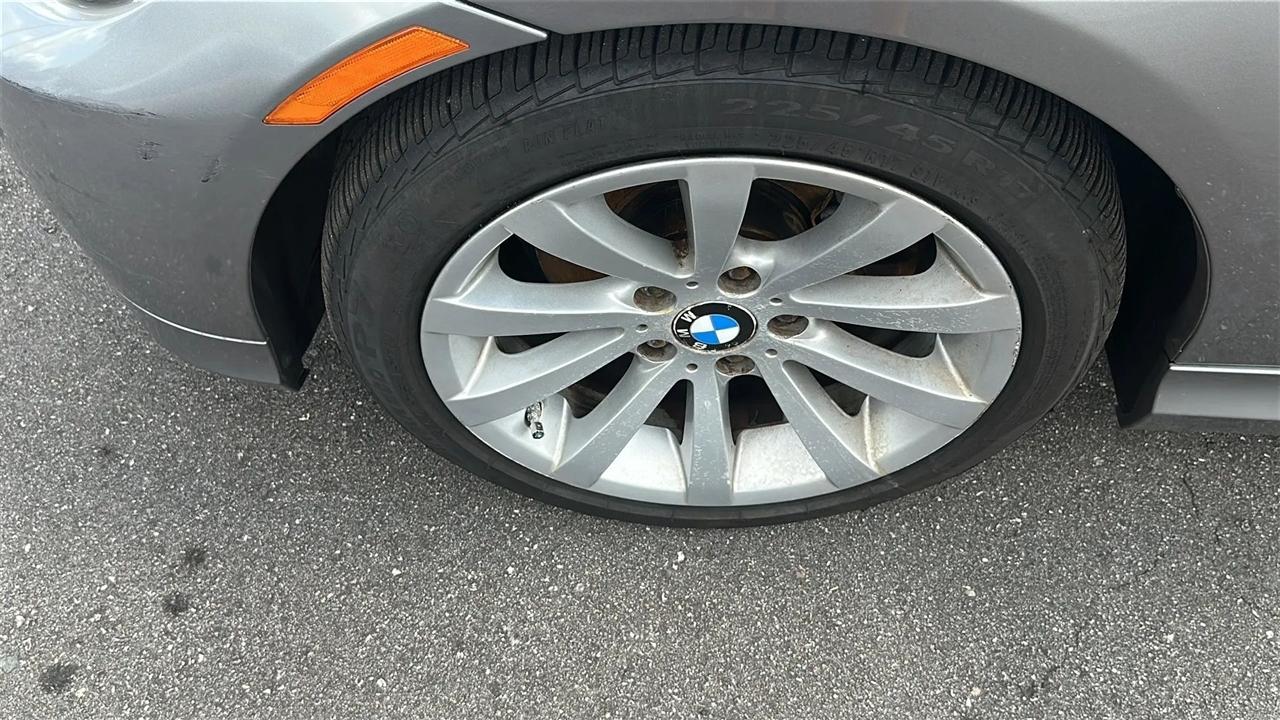 BMW 3 Series  2011