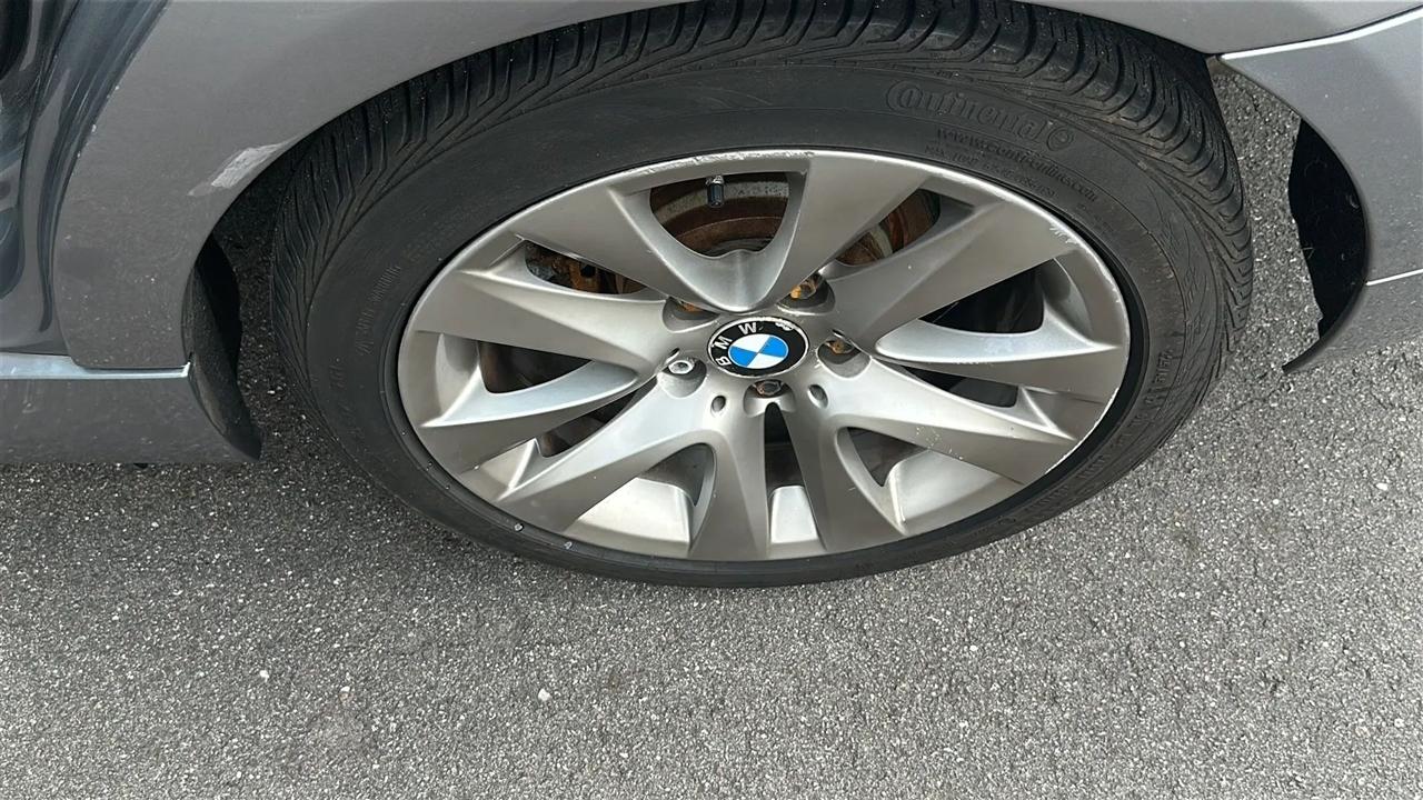 BMW 3 Series  2011