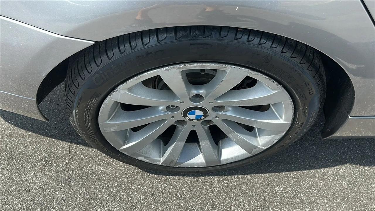 BMW 3 Series  2011