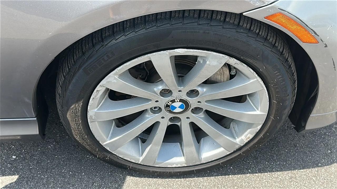 BMW 3 Series  2011