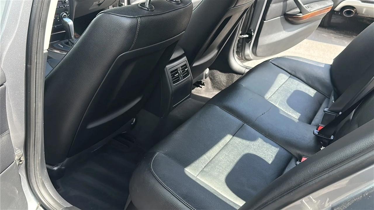 BMW 3 Series  2011