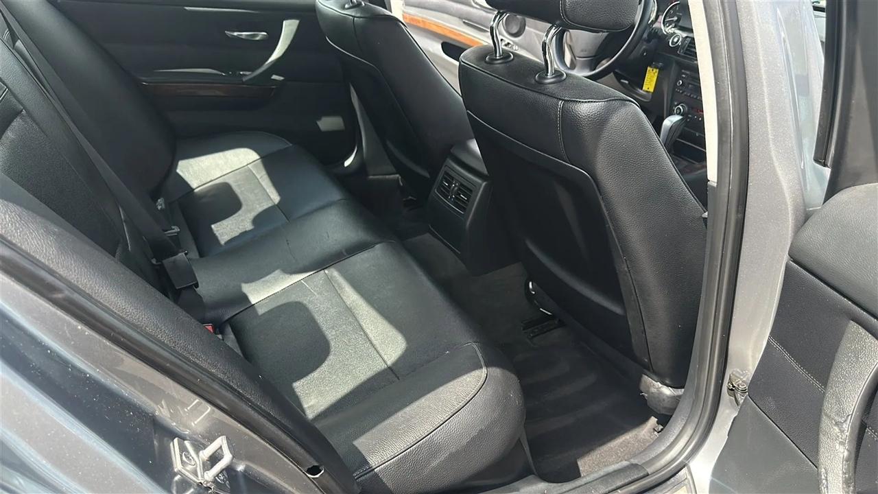 BMW 3 Series  2011
