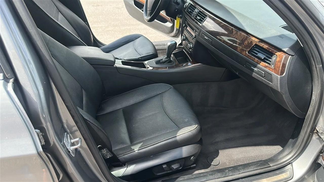 BMW 3 Series  2011