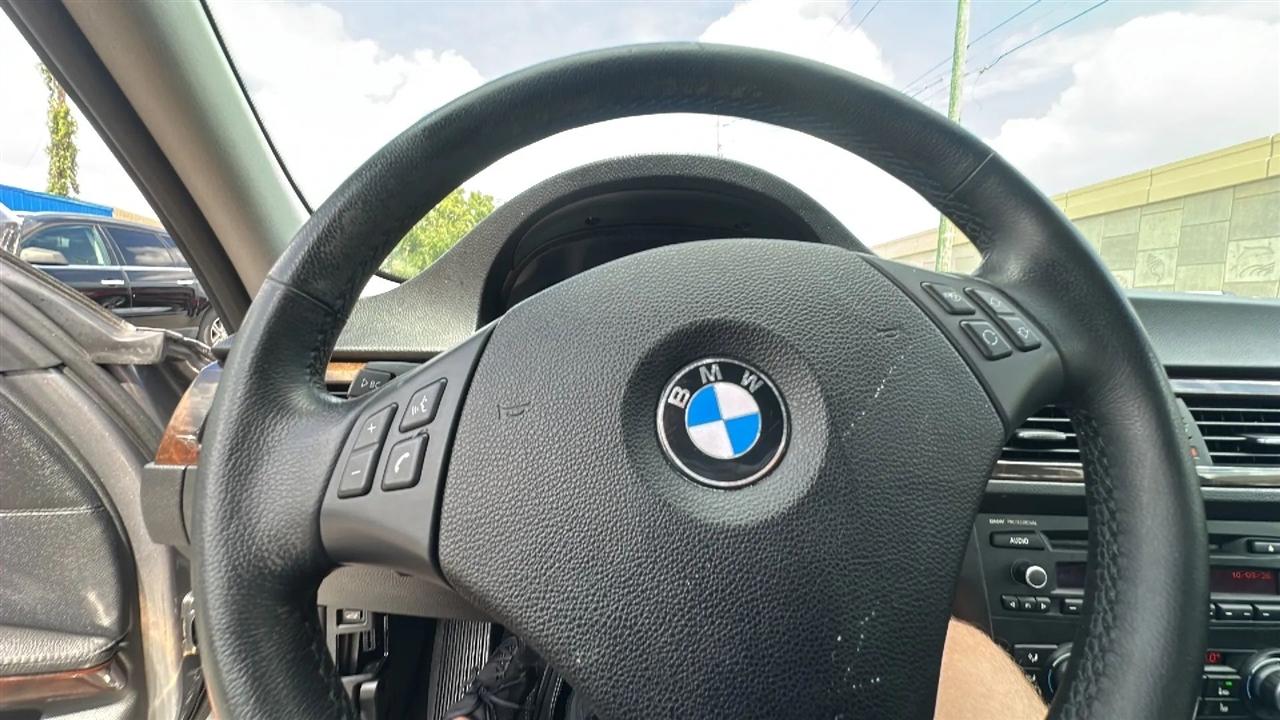 BMW 3 Series  2011