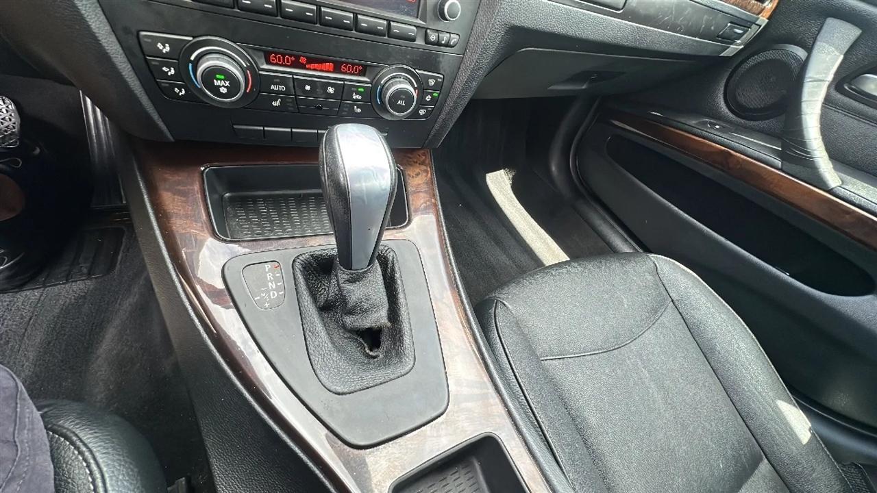 BMW 3 Series  2011