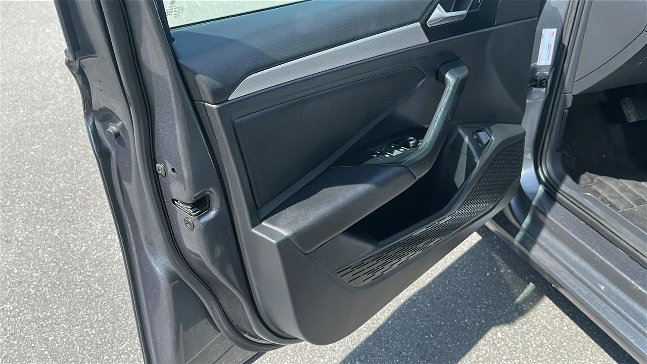 Volkswagen Jetta  2021