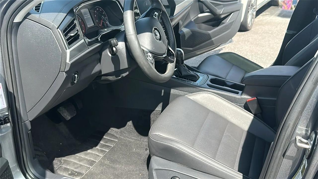 Volkswagen Jetta  2021