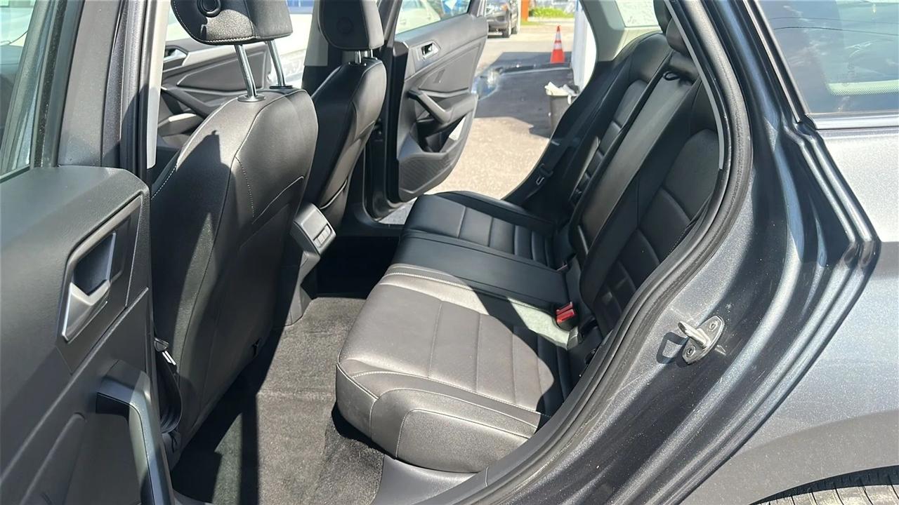 Volkswagen Jetta  2021