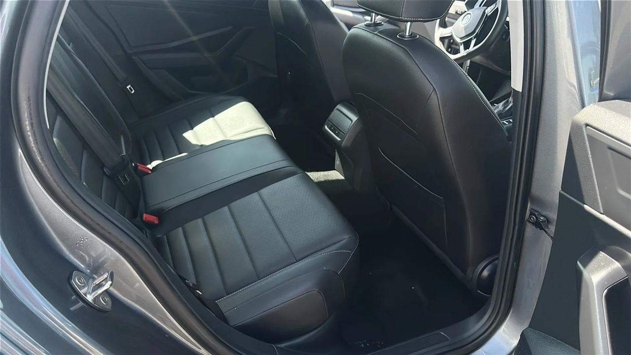Volkswagen Jetta  2021
