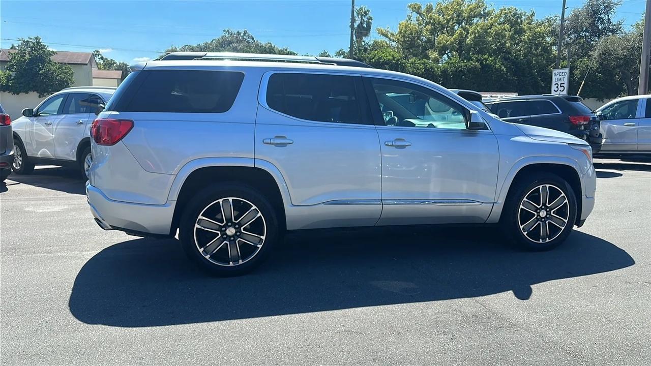 GMC Acadia  2017