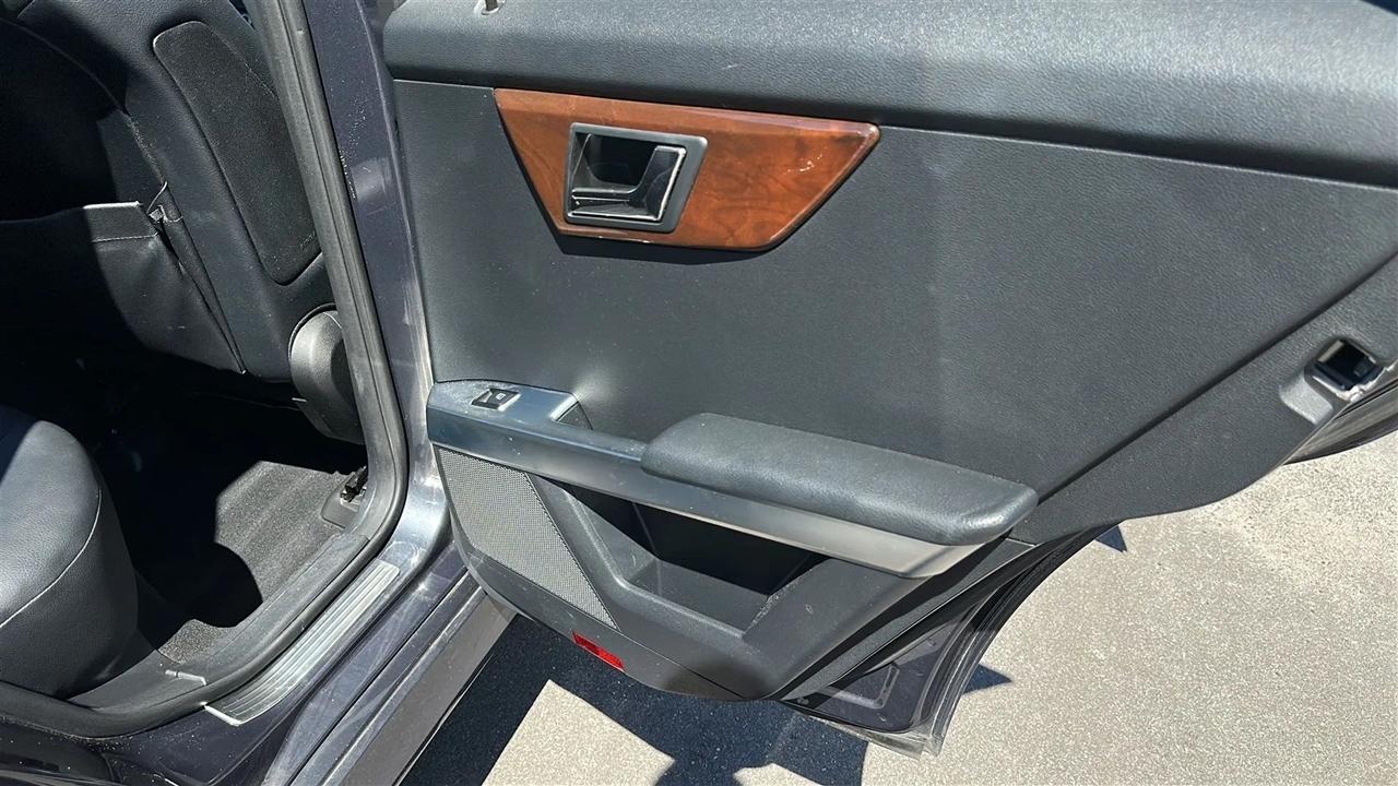 Mercedes-Benz GLK-Class  2011