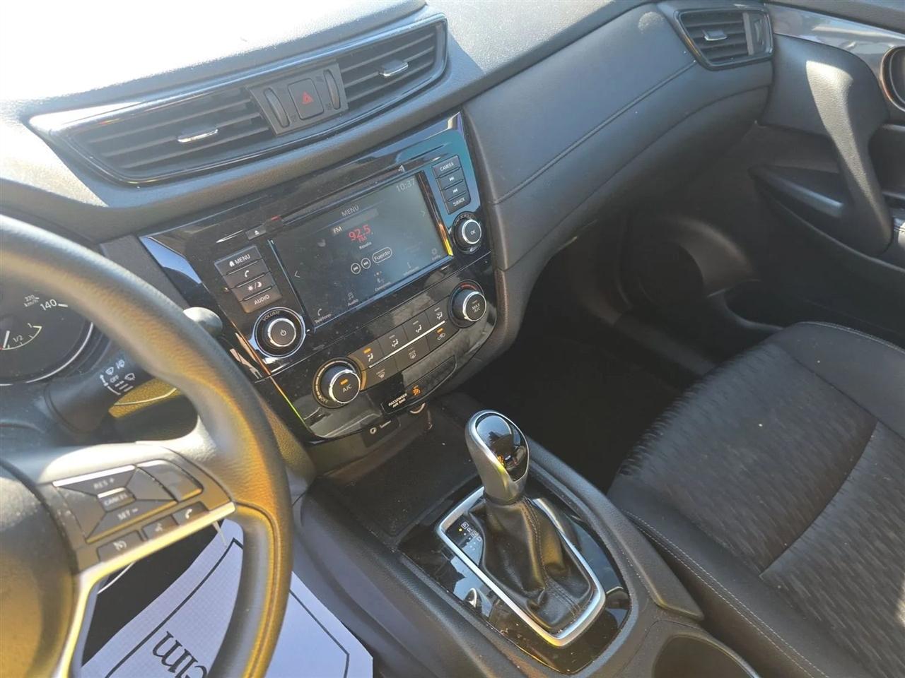 Nissan Rogue  2020