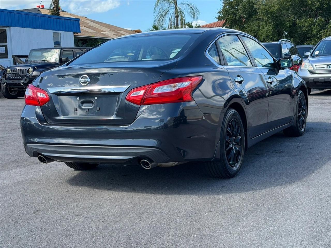 Nissan Altima  2016