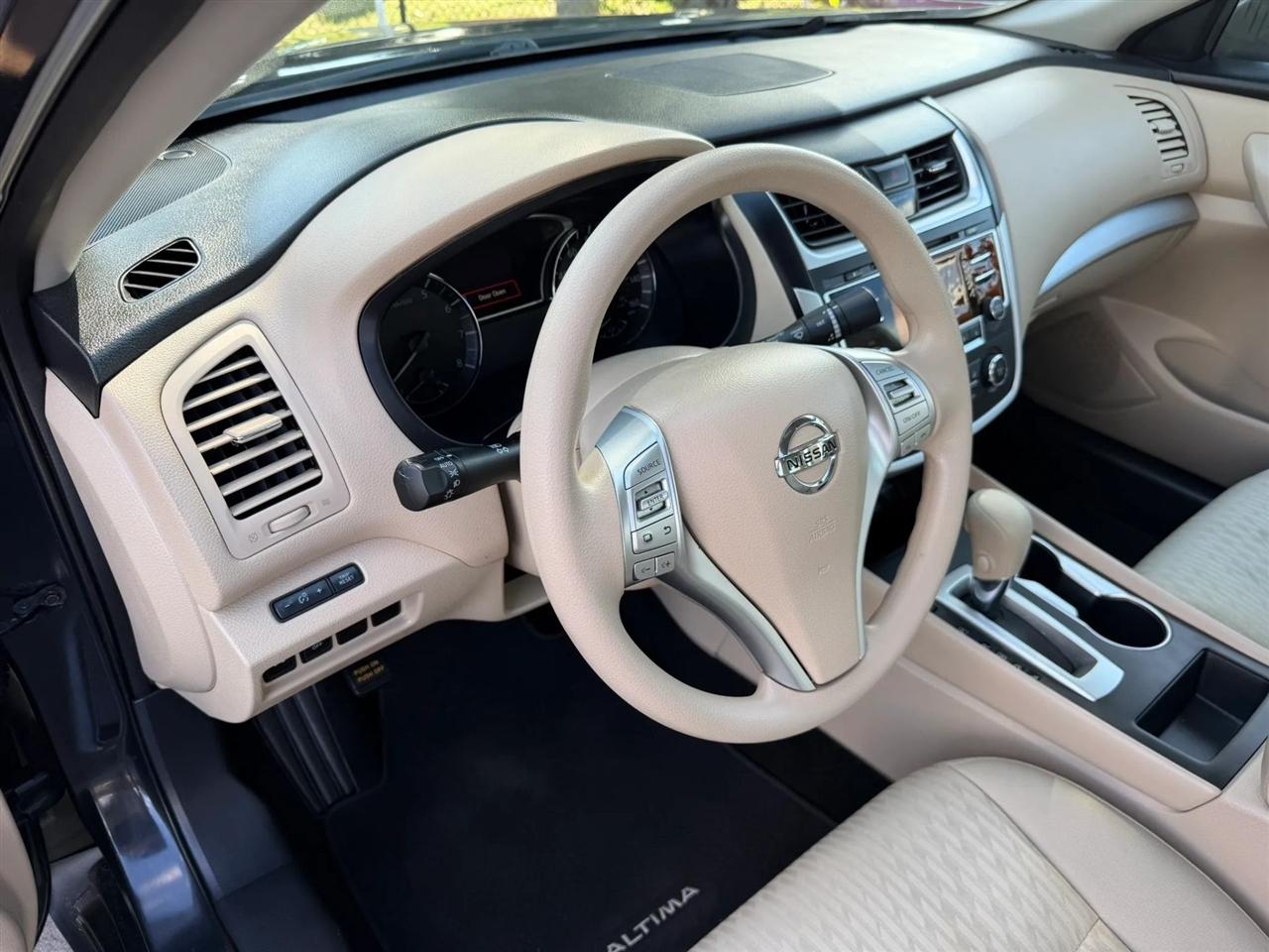 Nissan Altima  2016