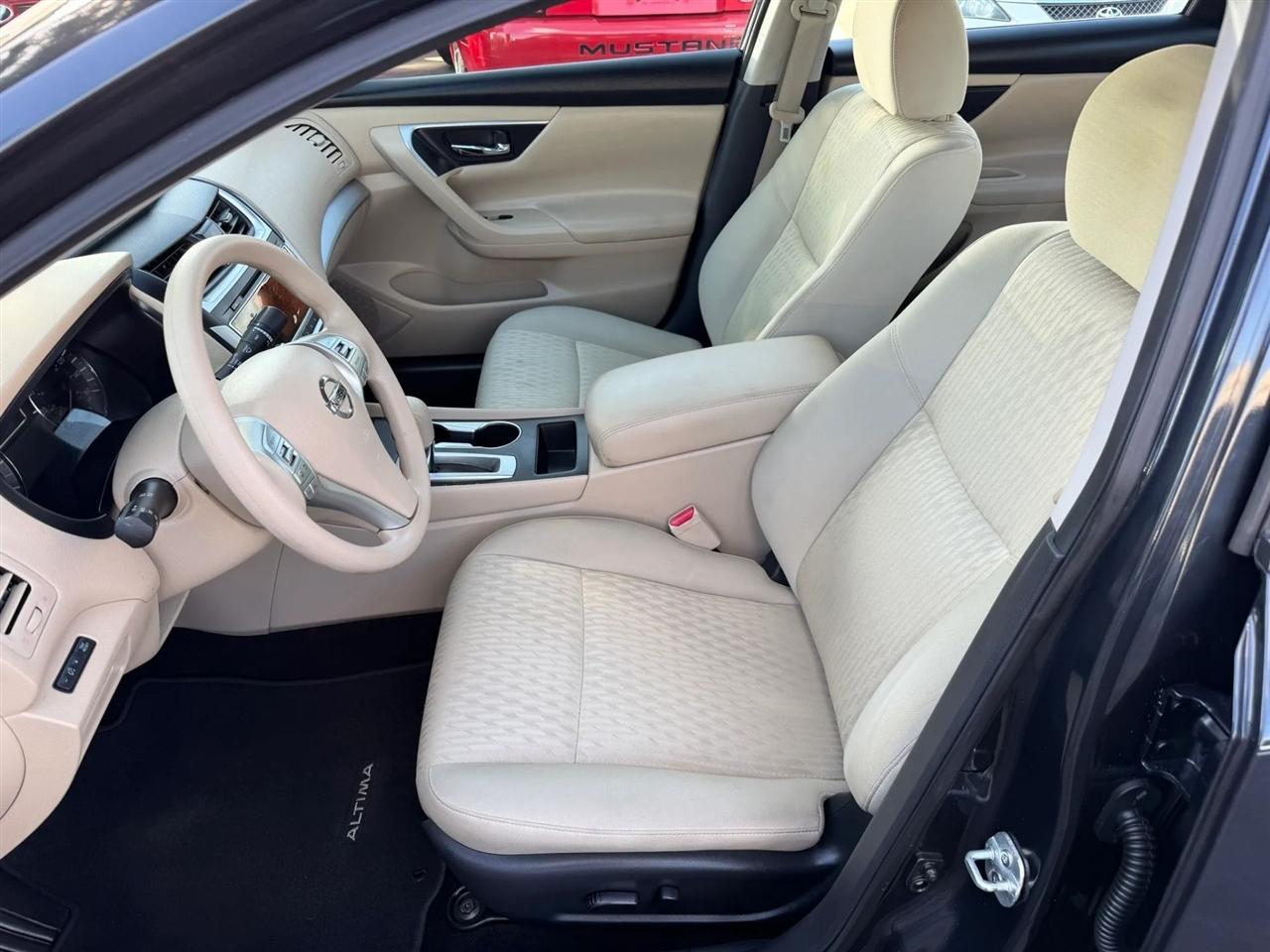 Nissan Altima  2016
