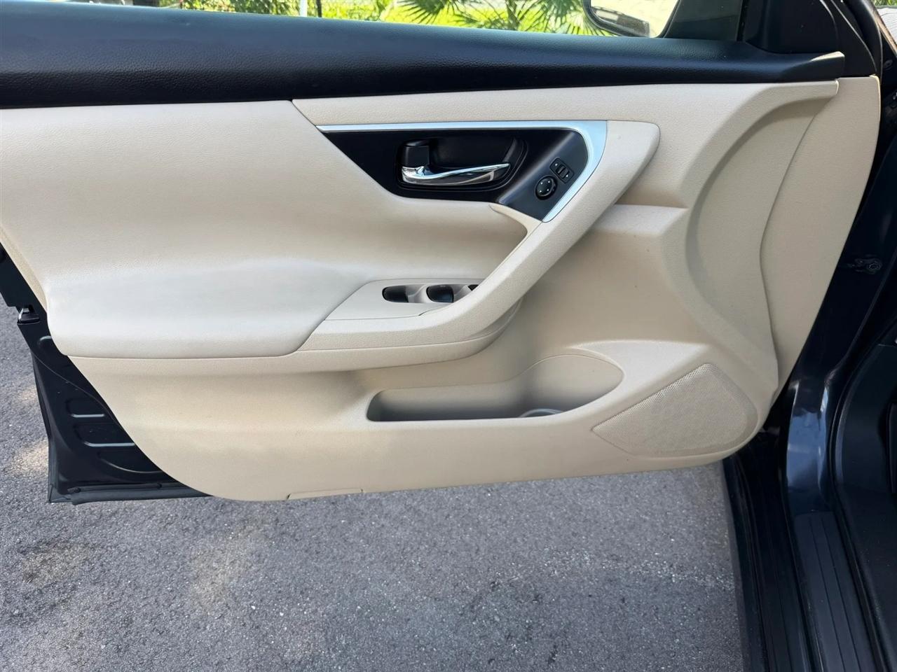 Nissan Altima  2016
