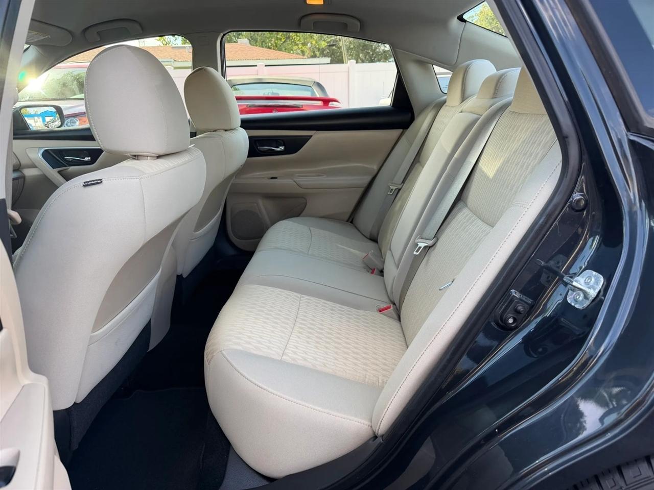 Nissan Altima  2016