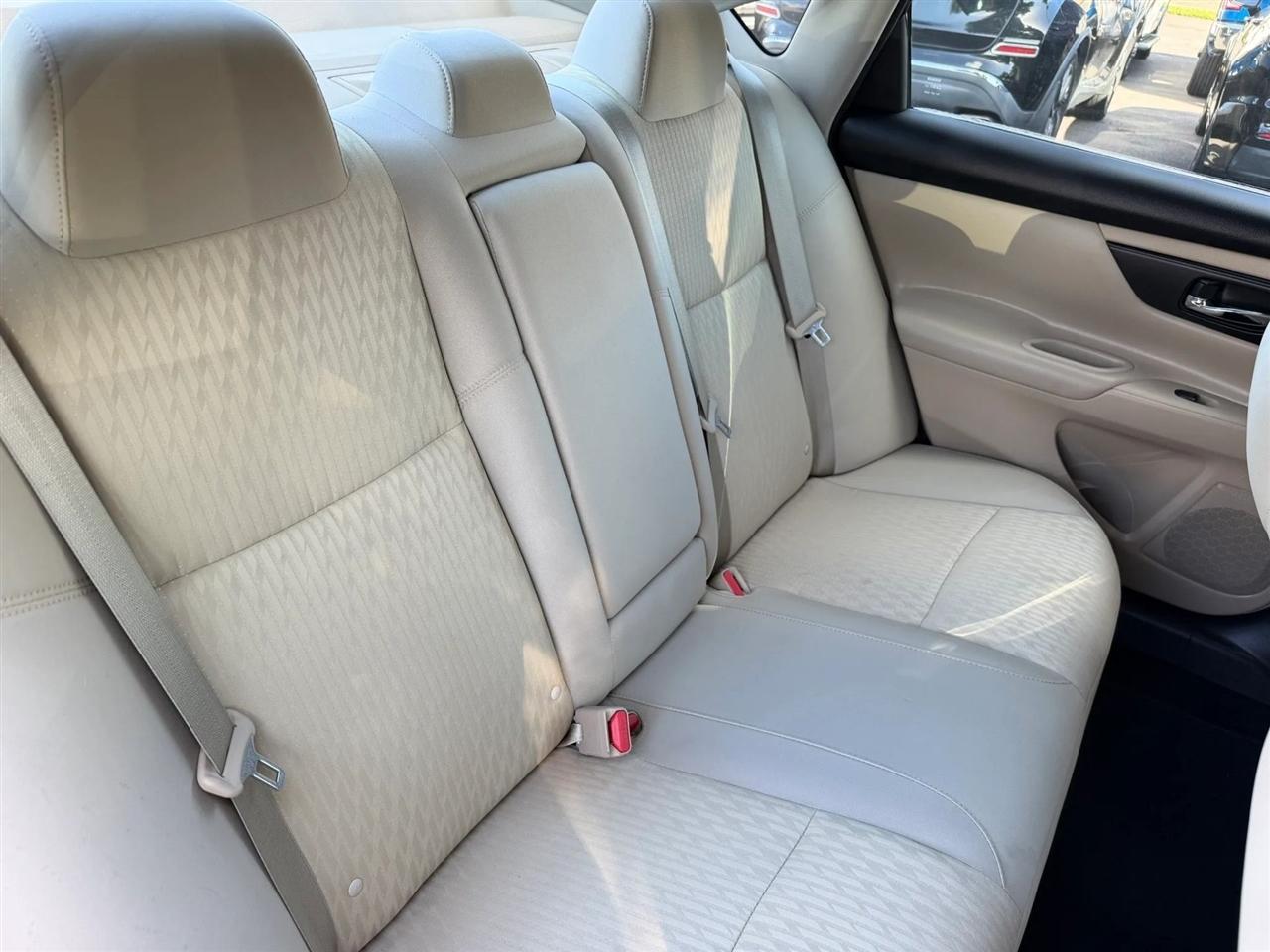 Nissan Altima  2016