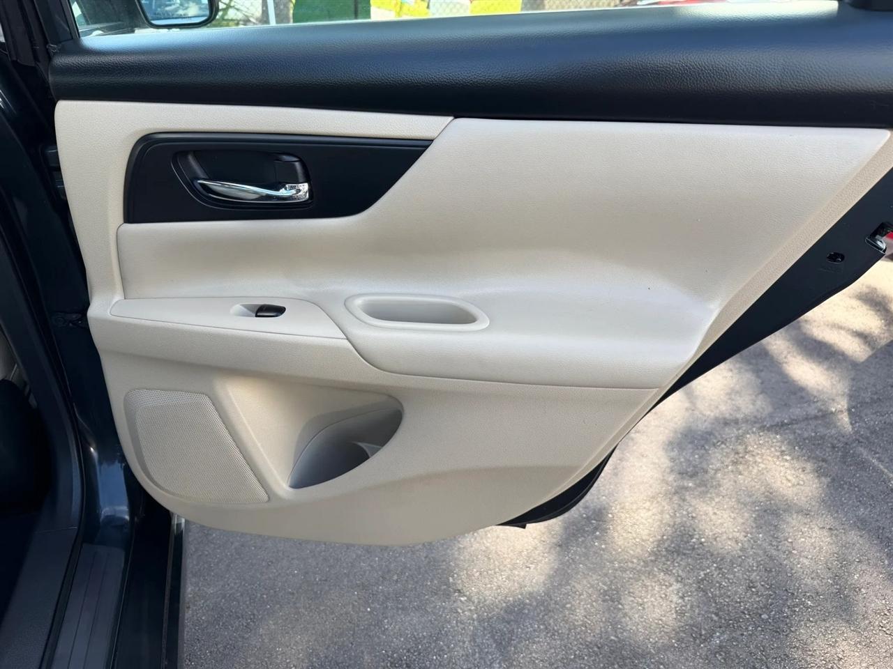 Nissan Altima  2016