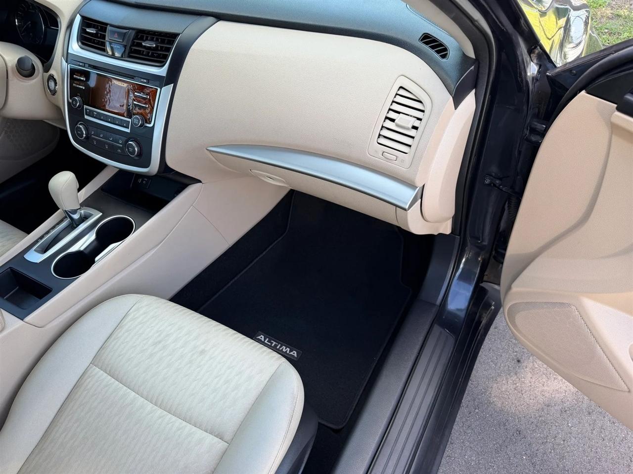 Nissan Altima  2016