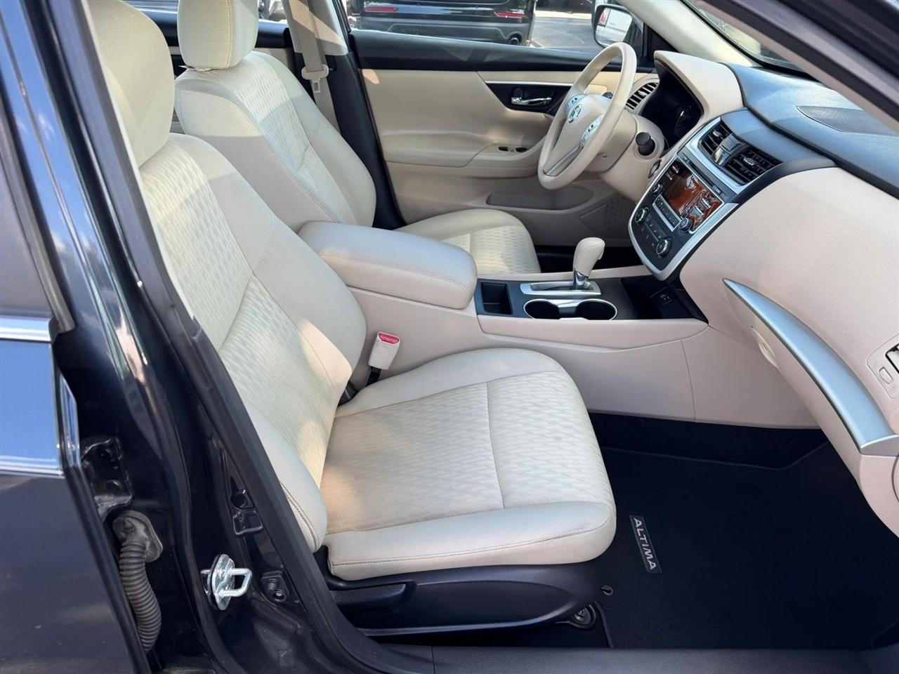 Nissan Altima  2016