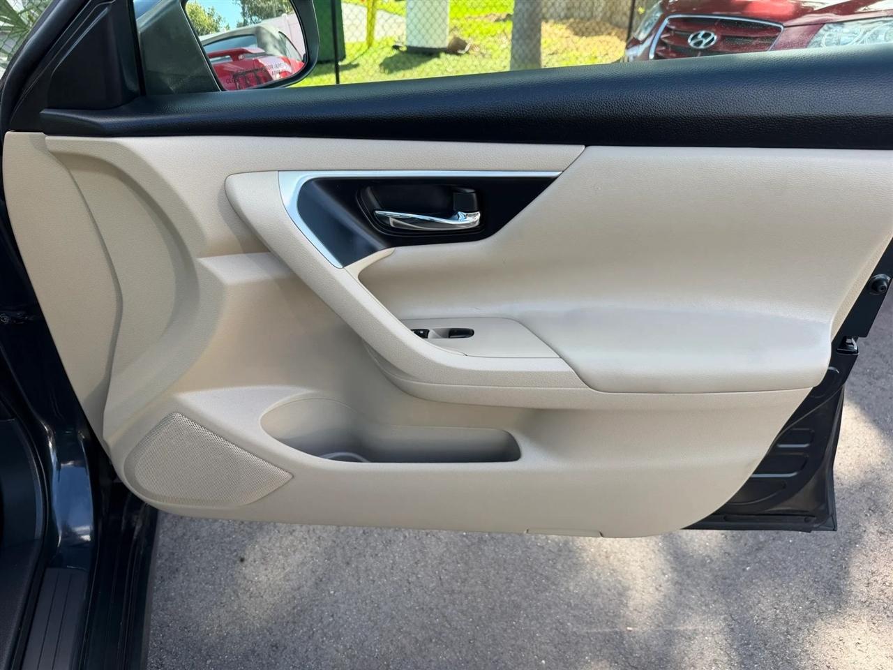 Nissan Altima  2016