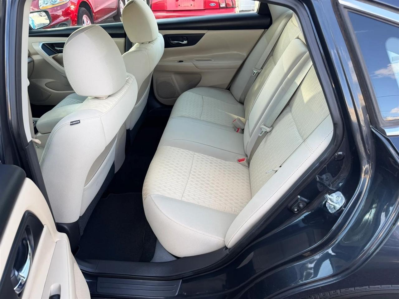 Nissan Altima  2016