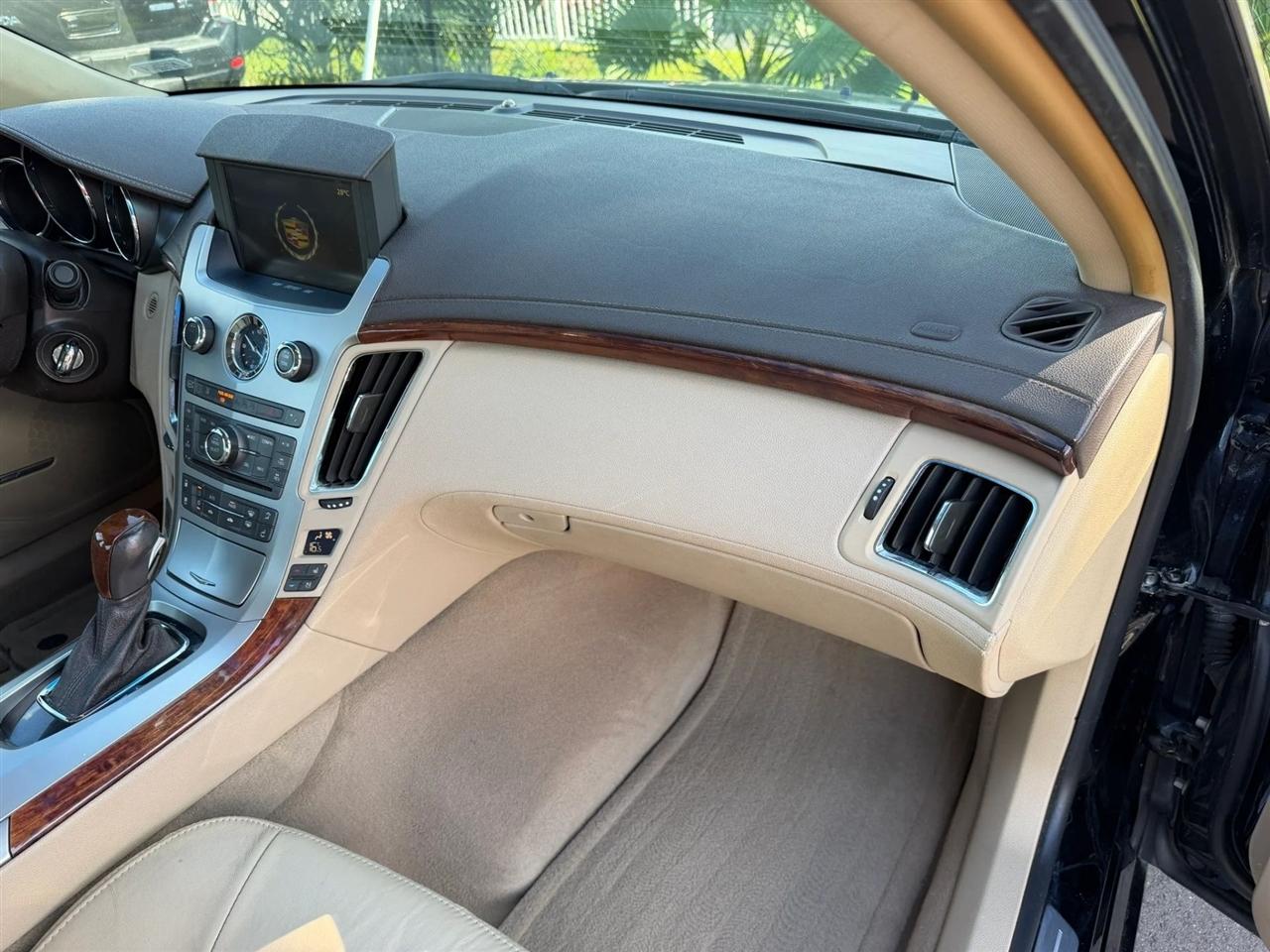 Cadillac CTS Sedan  2011