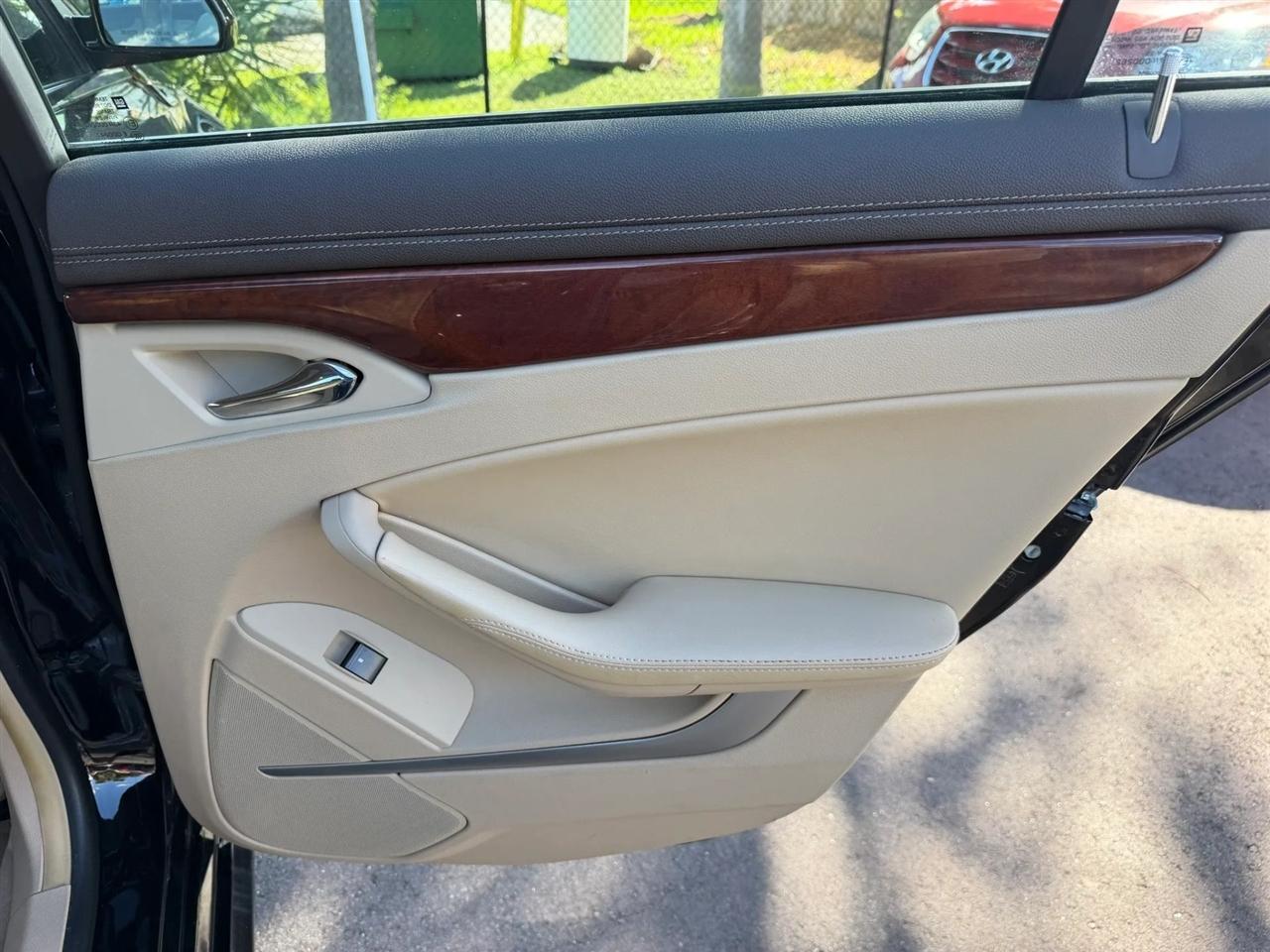 Cadillac CTS Sedan  2011
