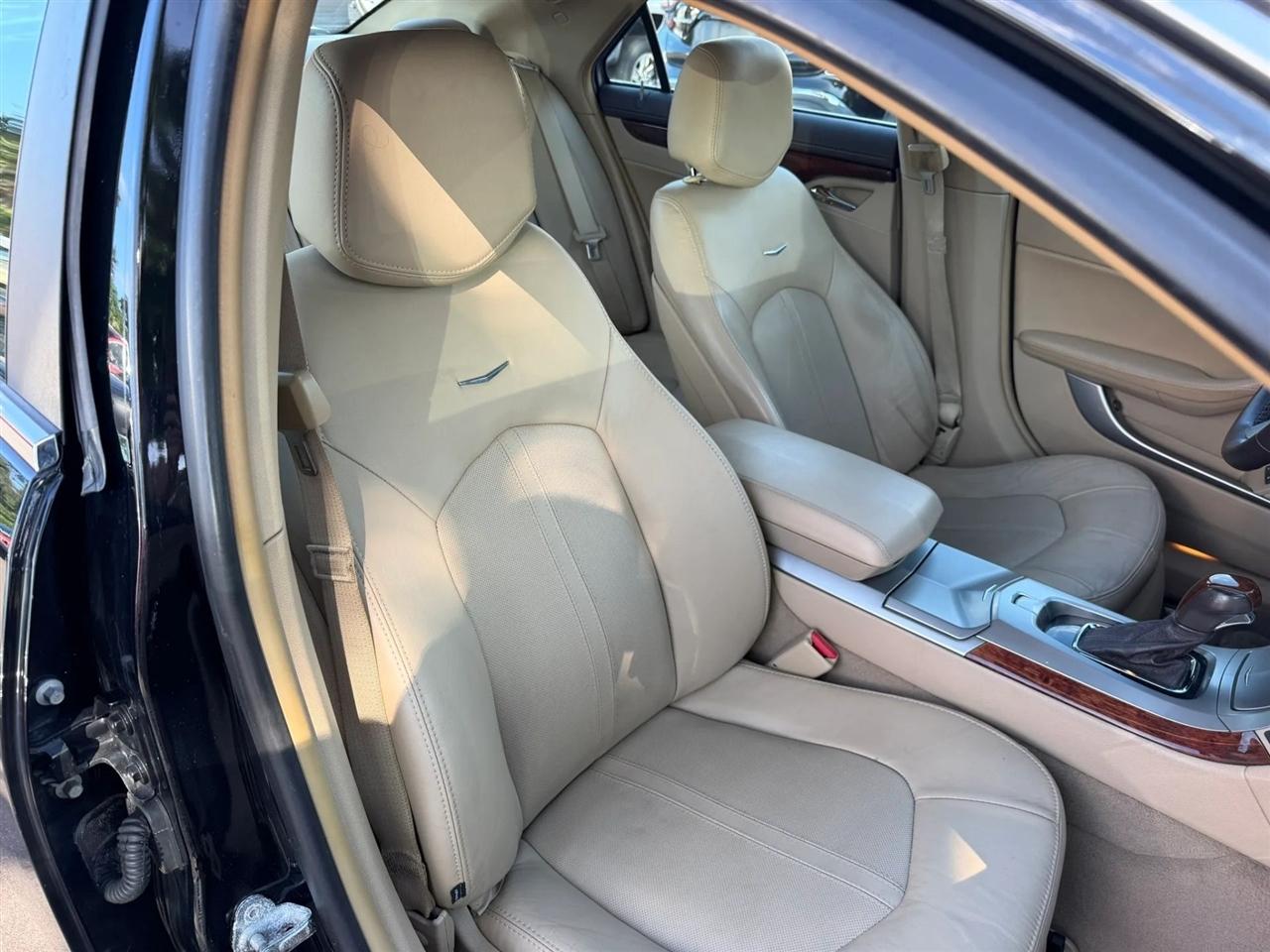 Cadillac CTS Sedan  2011