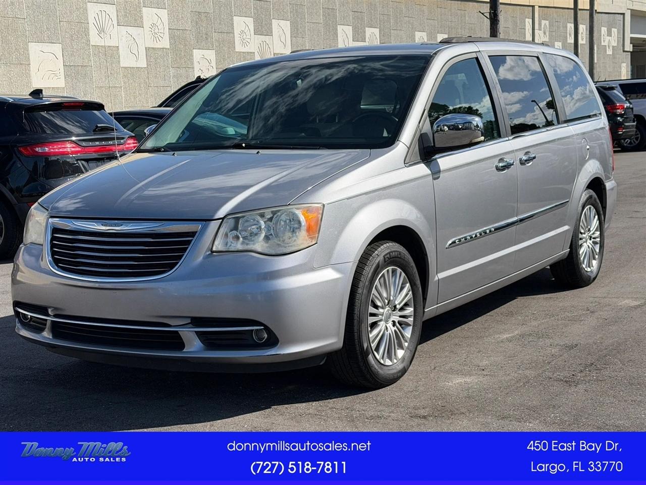 Chrysler Town & Country  2013