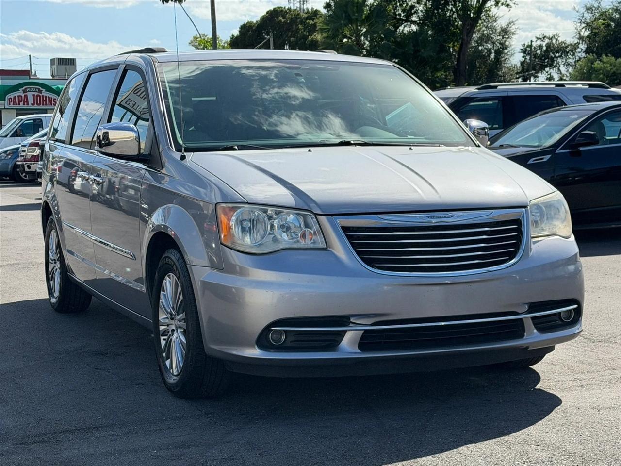 Chrysler Town & Country  2013