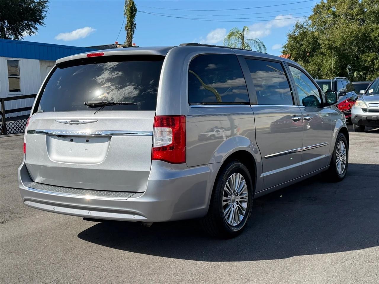 Chrysler Town & Country  2013