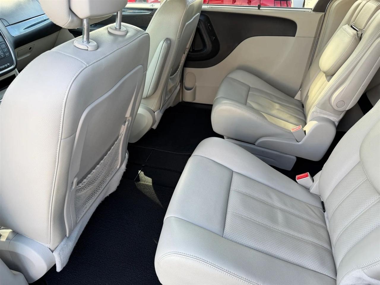 Chrysler Town & Country  2013