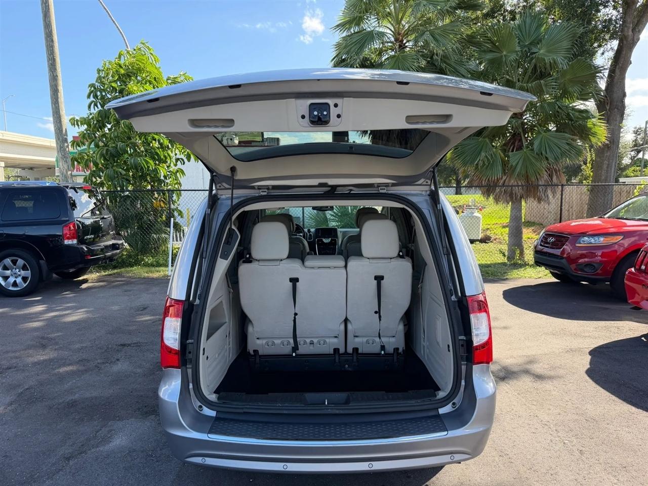 Chrysler Town & Country  2013