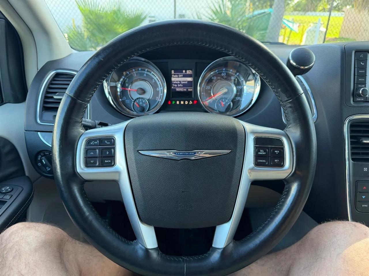 Chrysler Town & Country  2013