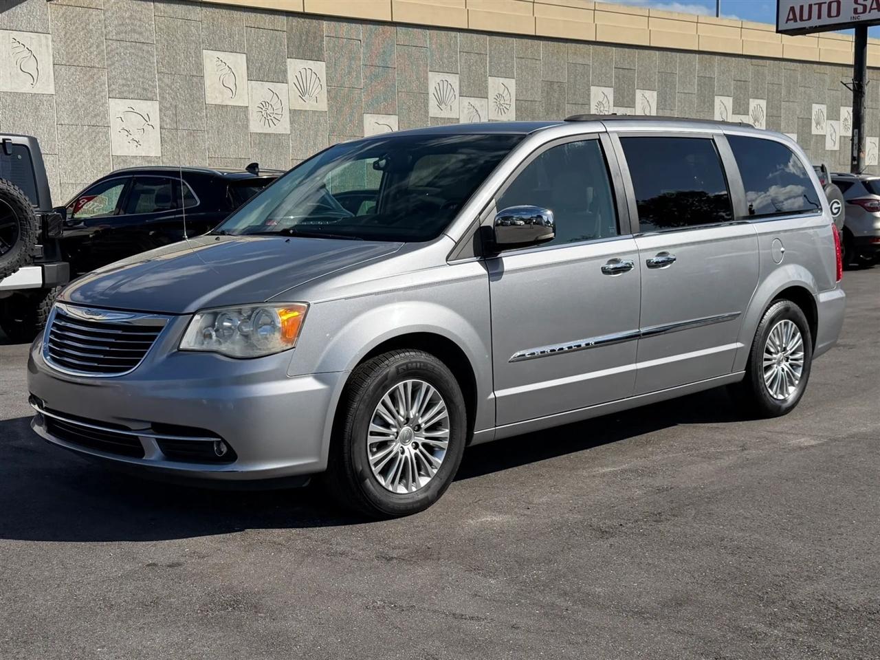 Chrysler Town & Country  2013