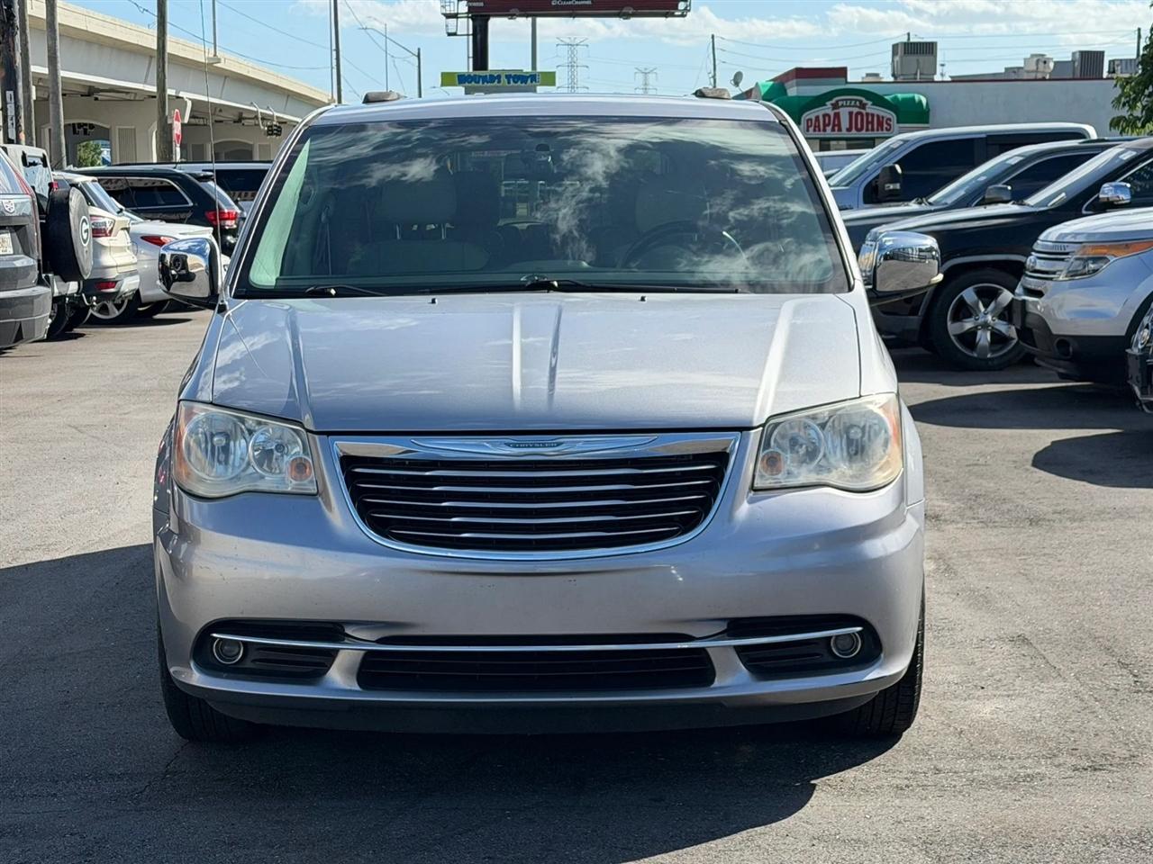 Chrysler Town & Country  2013