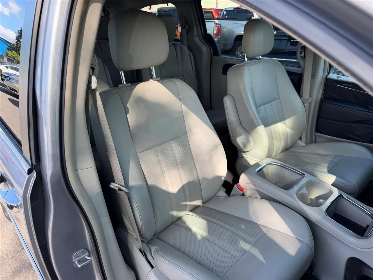 Chrysler Town & Country  2013