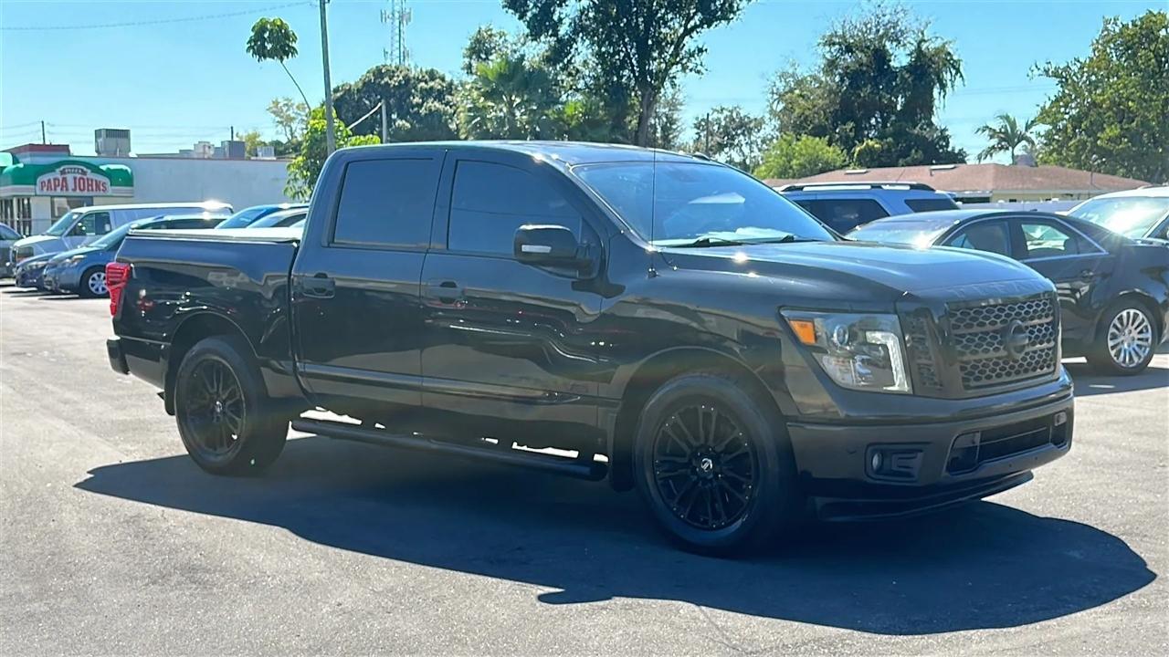 Nissan Titan  2019