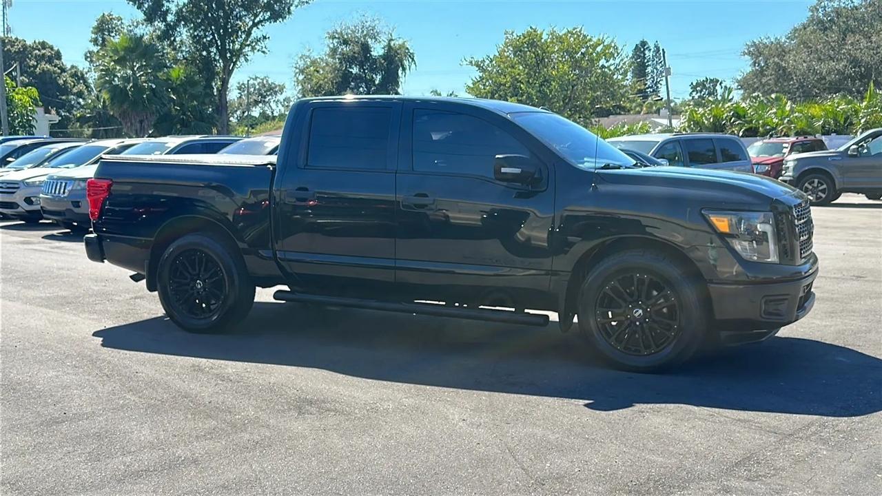 Nissan Titan  2019