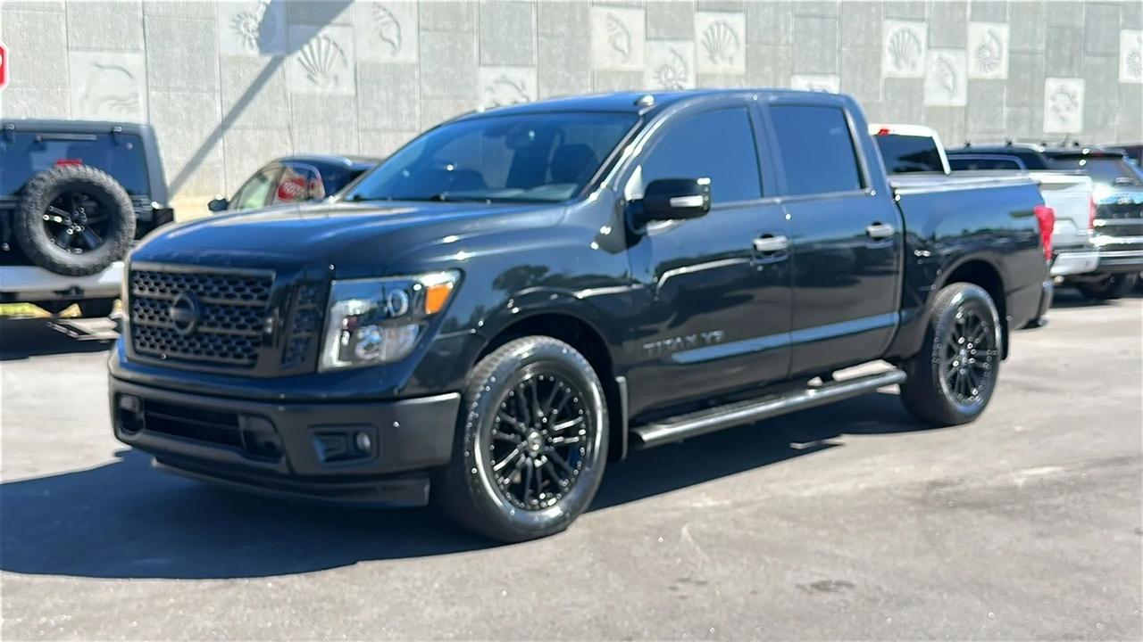 Nissan Titan  2019