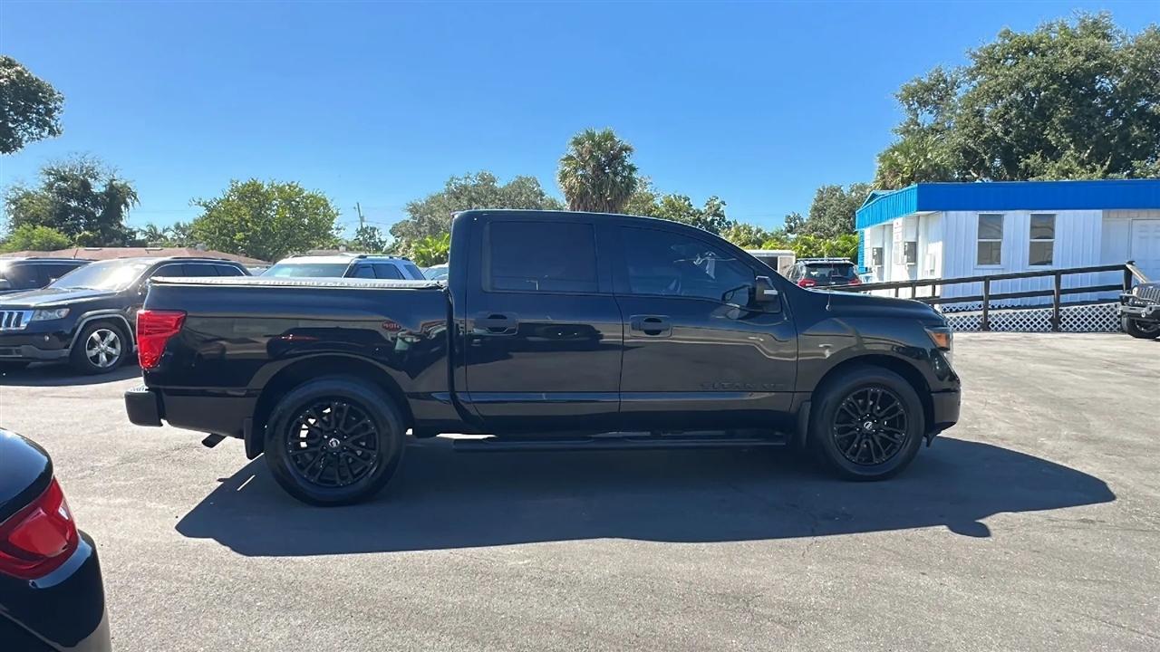 Nissan Titan  2019