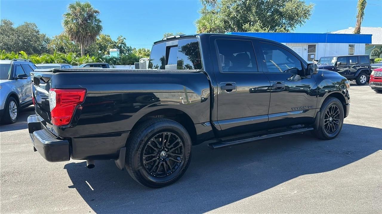 Nissan Titan  2019
