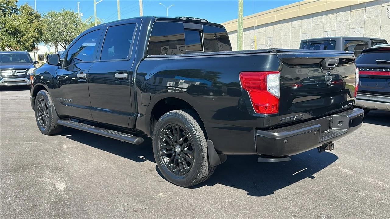 Nissan Titan  2019