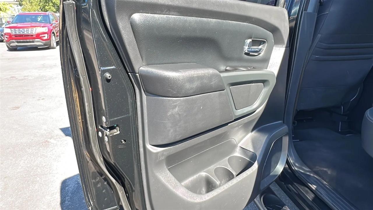 Nissan Titan  2019