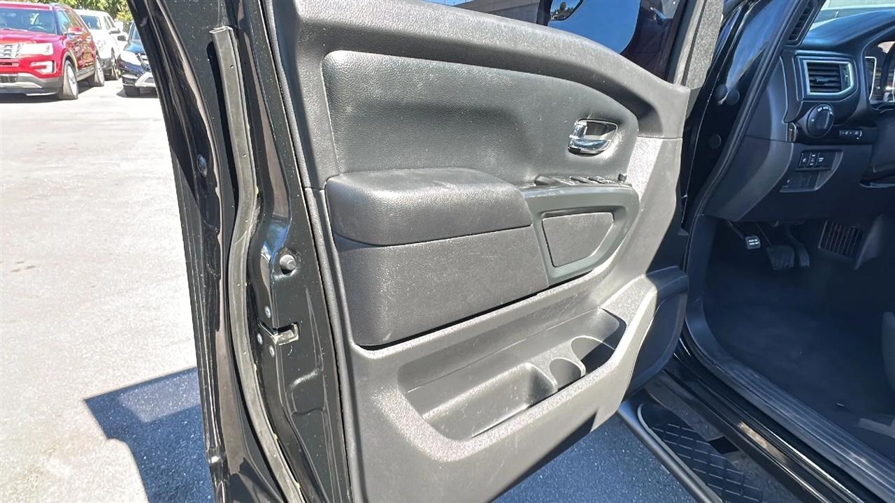 Nissan Titan  2019