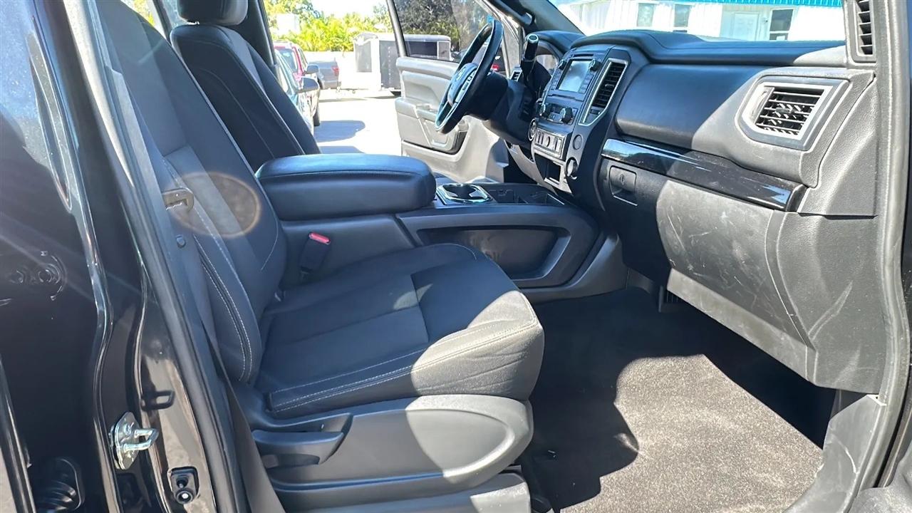 Nissan Titan  2019