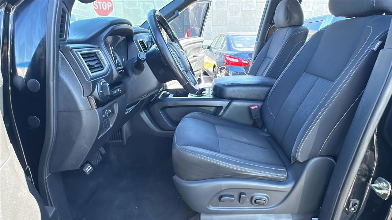 Nissan Titan  2019